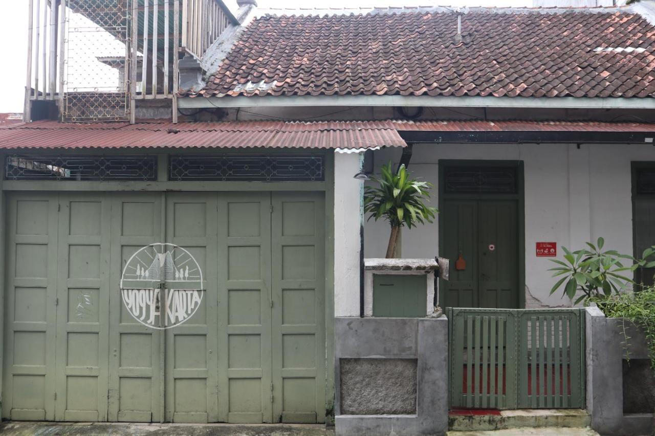 Bed and breakfast Yogyakarta Bnb Malioboro Extérieur photo